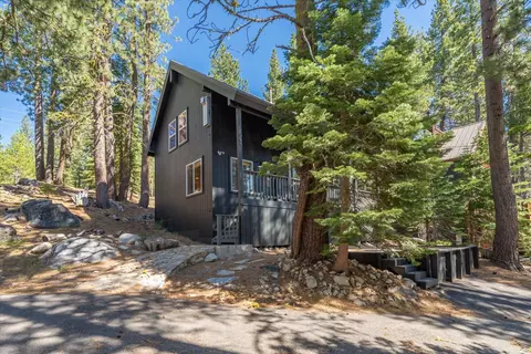 50638 Hemlock Ct, Soda Springs, CA 95728