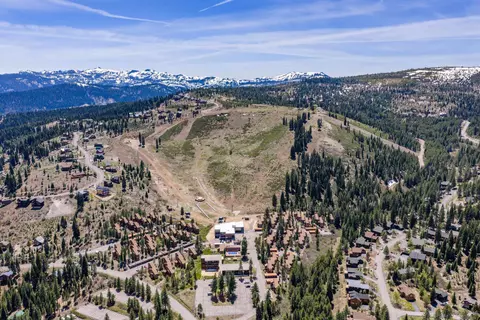 11711 Snowpeak Way # 555, Truckee, CA 96161