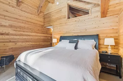 Bedroom - 1606 Deer Path, Truckee, CA 96161 photo 2 of 3