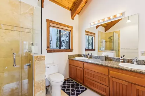 Bath - 1606 Deer Path, Truckee, CA 96161 photo 3 of 3