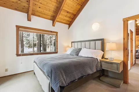 Bedroom - 1606 Deer Path, Truckee, CA 96161 photo 3 of 3