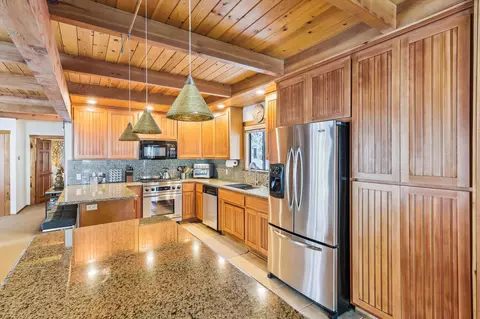 Kitchen - 1606 Deer Path, Truckee, CA 96161 photo 1 of 2