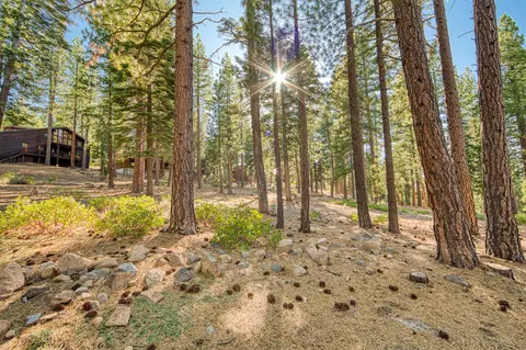 Exterior - 1606 Deer Path, Truckee, CA 96161 photo 2 of 4