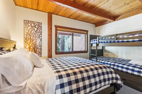 Bedroom - 1606 Deer Path, Truckee, CA 96161 photo 1 of 3