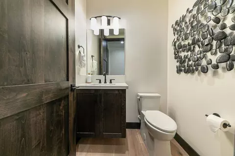 Bath - 10256 Modane Pl, Truckee, CA 96161 photo 1 of 6