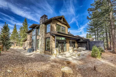Exterior - 10256 Modane Pl, Truckee, CA 96161 photo 2 of 3