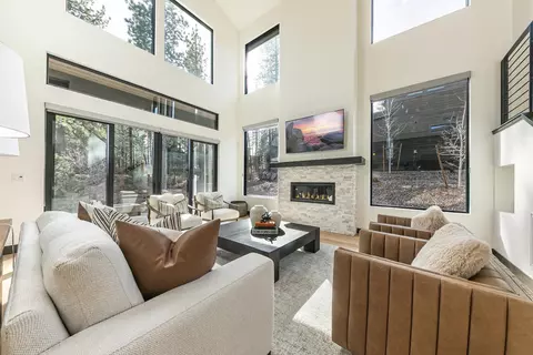 Living - 10256 Modane Pl, Truckee, CA 96161 photo 2 of 5