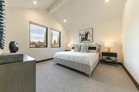 Bedroom - 10256 Modane Pl, Truckee, CA 96161 photo 2 of 3