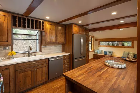 Kitchen - 626 Bear Valley Rd, Loyalton, CA 96118 photo 2 of 2