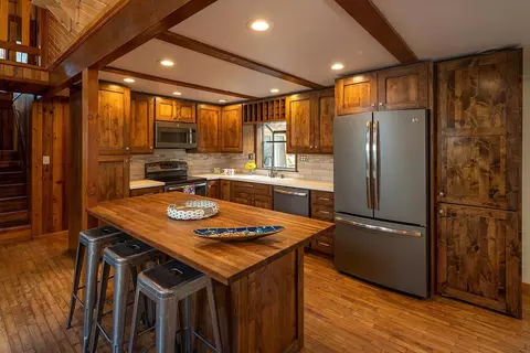 Kitchen - 626 Bear Valley Rd, Loyalton, CA 96118 photo 1 of 2