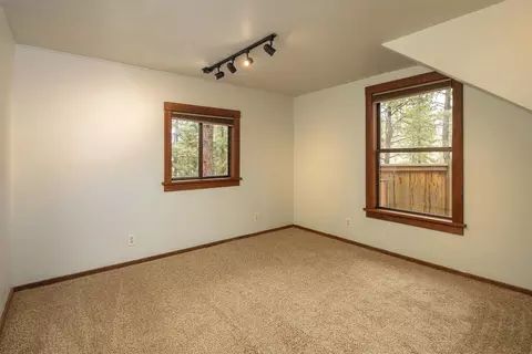 Bedroom - 626 Bear Valley Rd, Loyalton, CA 96118 photo 2 of 2