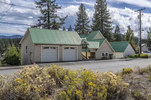 10114 Jibboom St, Truckee, CA 96161