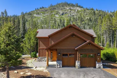 16225 Pine Ct, Truckee, CA 96161
