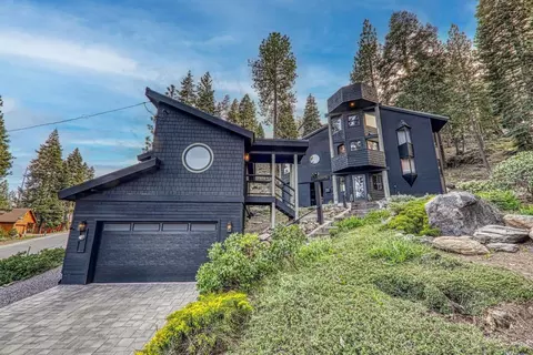10594 Snowshoe Cir, Truckee, CA 96161