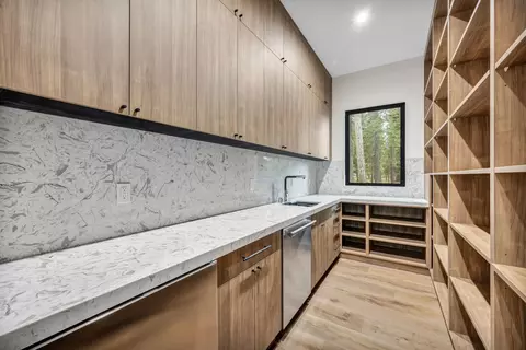 Kitchen - 9278 Brae Rd, Truckee, CA 96161 photo 4 of 4
