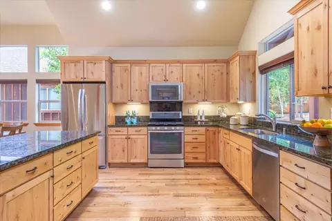 10364 Winter Creek Loop # MANZANITA, Truckee, CA 96161 photo 8
