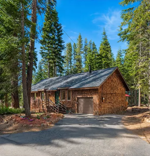14390 Davos Dr, Truckee, CA 96161