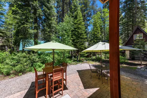 Exterior - 10531 Maple St, Truckee, CA 96161 photo 7 of 8
