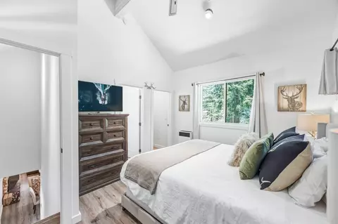 Bedroom - 10531 Maple St, Truckee, CA 96161 photo 2 of 5