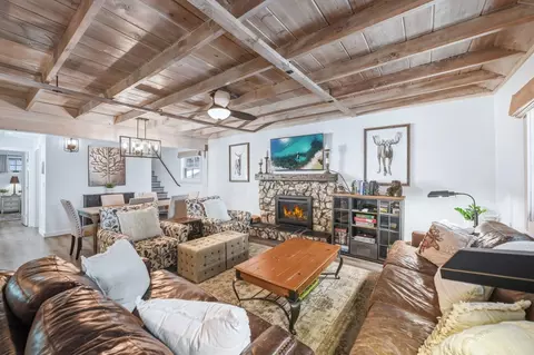 Living - 10531 Maple St, Truckee, CA 96161 photo 1 of 4