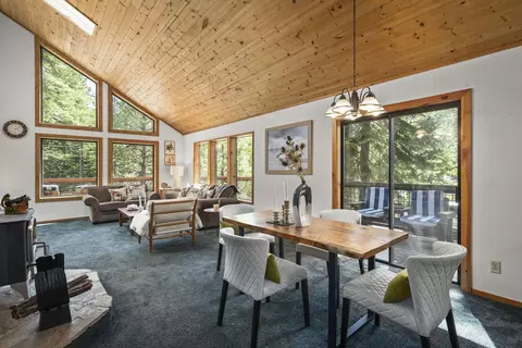 Dining - 12331 Bennett Flat Rd, Truckee, CA 96161 photo 2 of 3