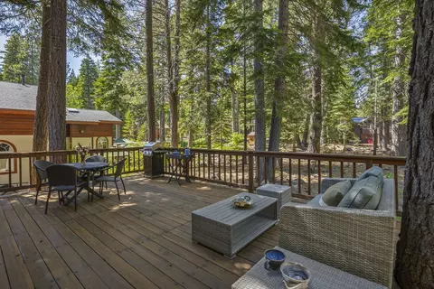Exterior - 12331 Bennett Flat Rd, Truckee, CA 96161 photo 4 of 10