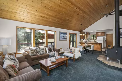 Living - 12331 Bennett Flat Rd, Truckee, CA 96161 photo 3 of 4