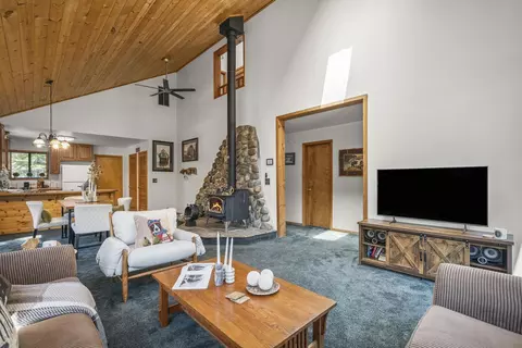 Living - 12331 Bennett Flat Rd, Truckee, CA 96161 photo 4 of 4
