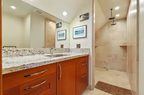 Bath - 305 Mountain View Rd, Calpine, CA 96124 photo 1 of 3