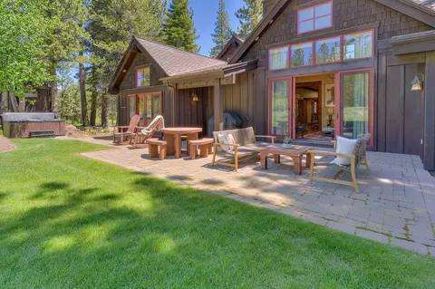 12420 Springbrook Pl, Truckee, CA 96161