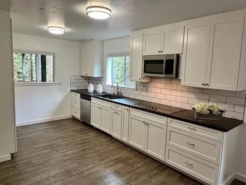 Kitchen - 2337 Bear Falls Ln, Alpine Meadows, CA 96146 photo 1 of 2