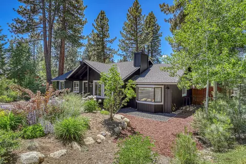 10227 Laburnham Cir, Truckee, CA 96161