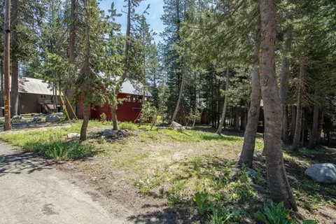 4164 Westshore Dr, Soda Springs, CA 95728