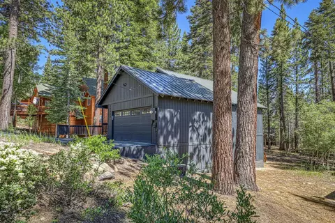 11848 Snowpeak Way, Truckee, CA 96161