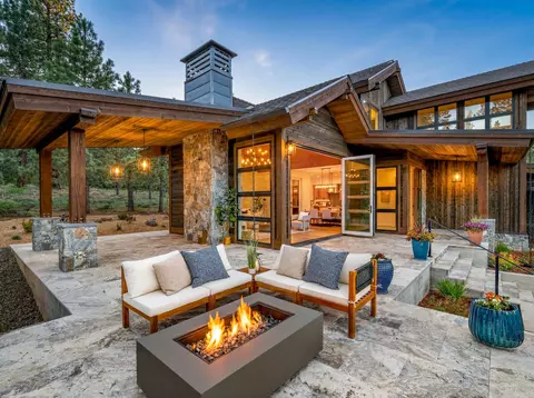 9316 Heartwood Dr, Truckee, CA 96161