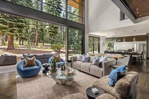 10568 Glenbrook Ct, Truckee, CA 96161 photo 8