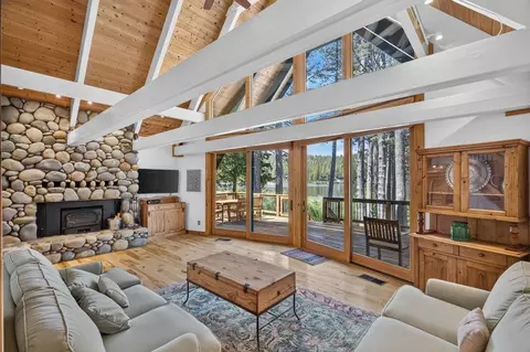 3219 Lake Ave, Soda Springs, CA 95728