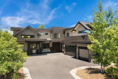 10952 Ryley Ct, Truckee, CA 96161