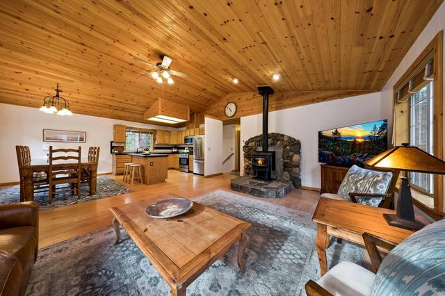 12849 Peregrine Dr, Truckee, CA 96161