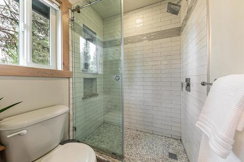 Bath - 15744 Archery Vw, Truckee, CA 96161 photo 3 of 3
