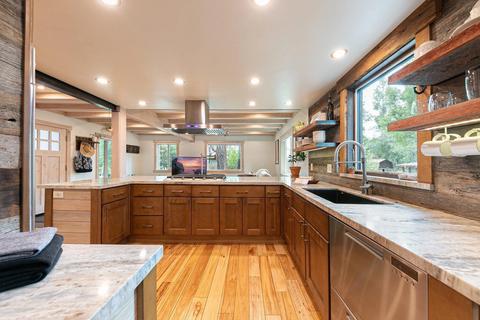 Kitchen - 15744 Archery Vw, Truckee, CA 96161 photo 3 of 3