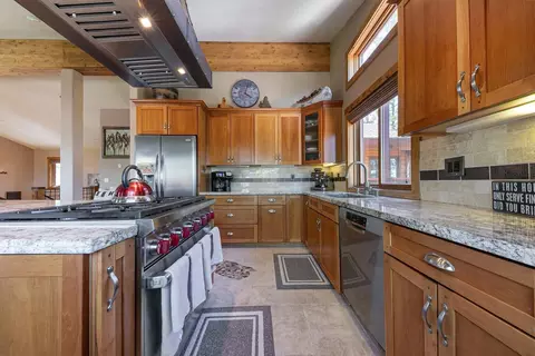 13165 Pinnacle Loop, Truckee, CA 96161 photo 11