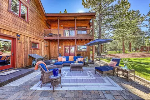 13165 Pinnacle Loop, Truckee, CA 96161 photo 3
