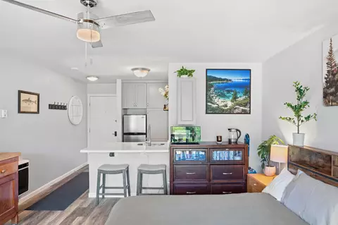 11591 Snowpeak Way # 208, Truckee, CA 96161