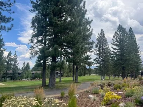 Exterior - 10209 Modane Pl, Truckee, CA 96161 photo 3 of 4