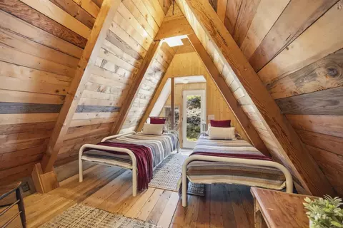 Bedroom - 665 Fork Pl, Soda Springs, CA 95715 photo 2 of 3