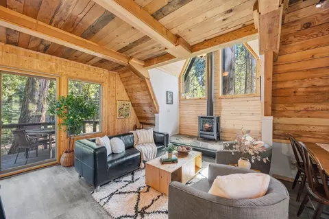 Living - 665 Fork Pl, Soda Springs, CA 95715 photo 2 of 3