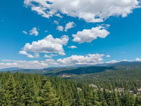 2209 Silver Fox Ct, Truckee, CA 96161 photo 3