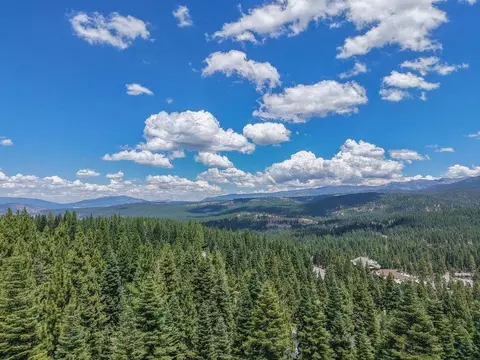 2209 Silver Fox Ct, Truckee, CA 96161 photo 2
