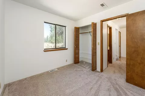 Bedroom - 725 Roundup Dr, Loyalton, CA 96118 photo 3 of 3